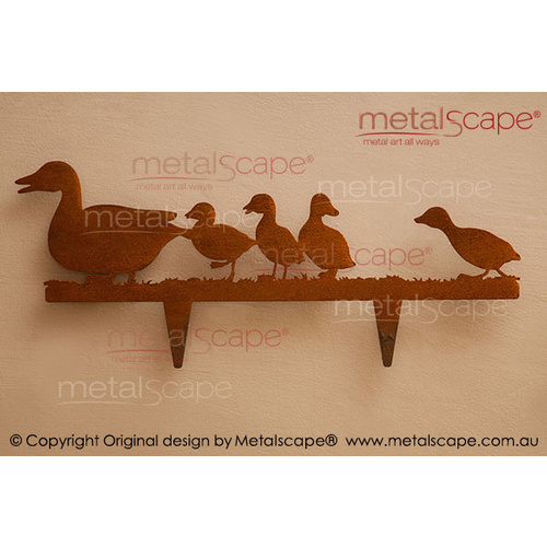 Metalscape - Metal Garden Art - Gardenscape -Duck and Ducklings on spike